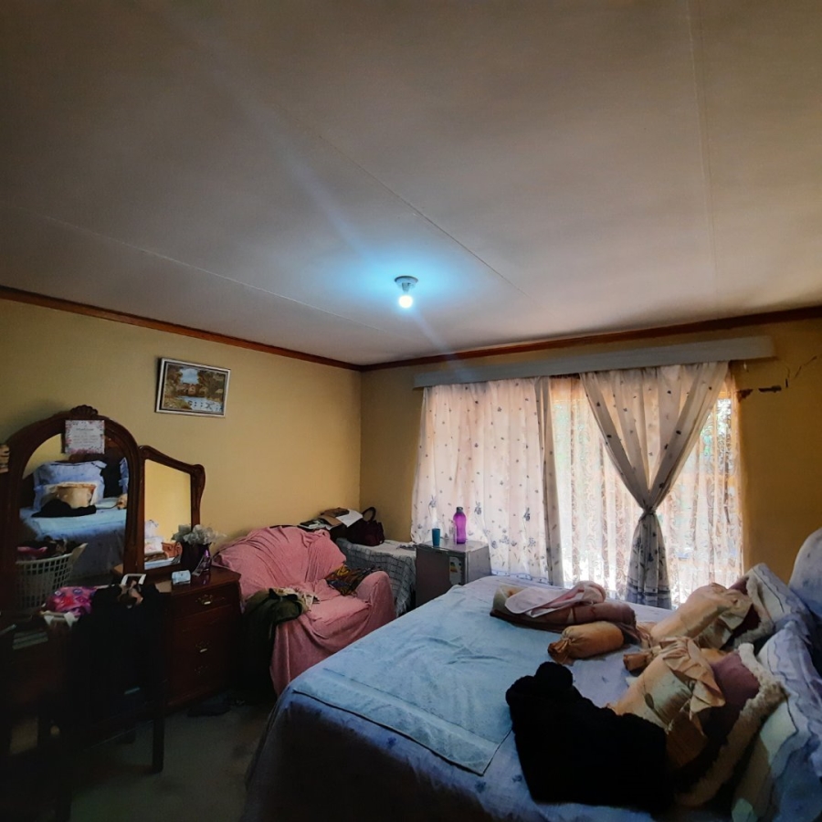 6 Bedroom Property for Sale in Lourierpark Free State